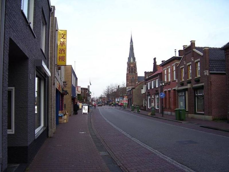 hoofdstraat zicht in